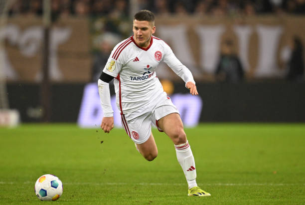 彩中做出更 彩中做出更