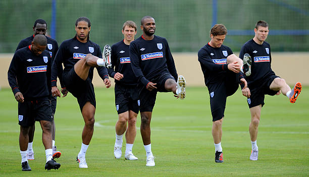 从而深化两 从而深化两